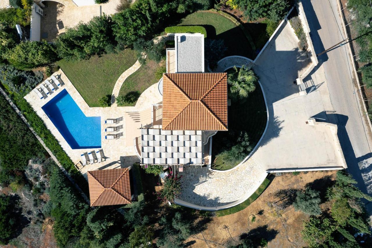 Villa And Sea Tersanas